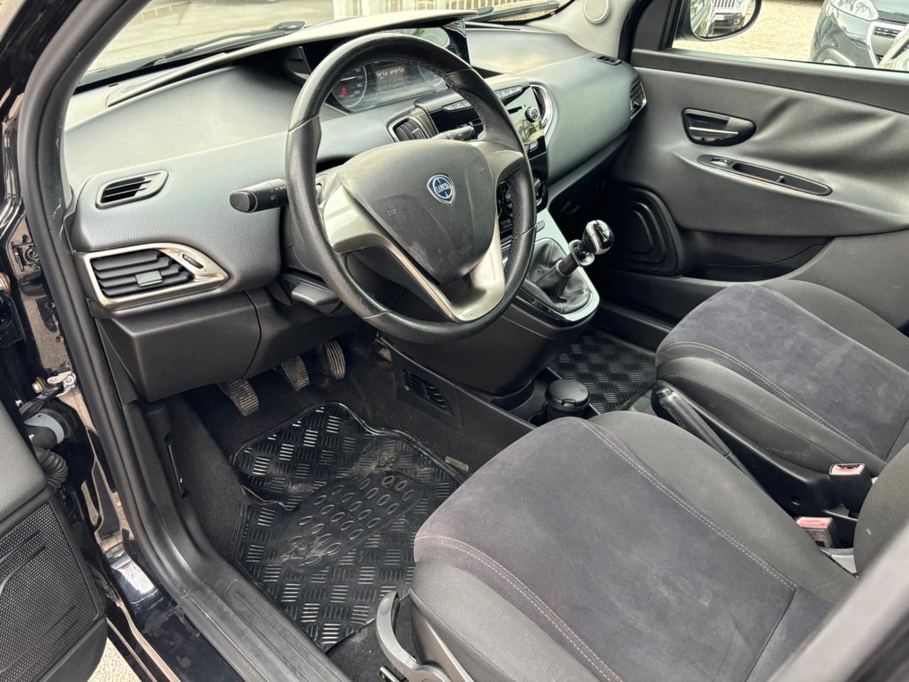 LANCIA YPSILON 1.2 BENZINA 70CV 2014