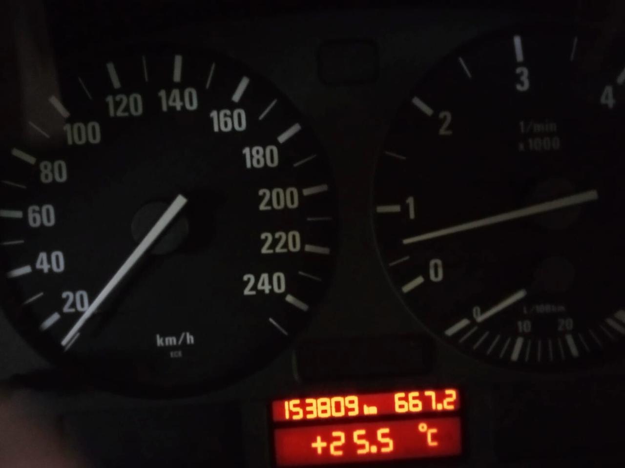 Bmw 525 D berlina anno 2000 con 153000 km.