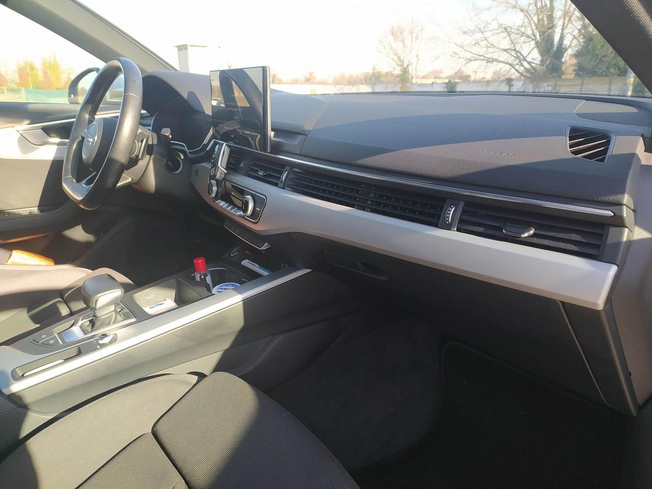 Audi A4 Business Advanced 2.0 35 TDI MHEV #8151