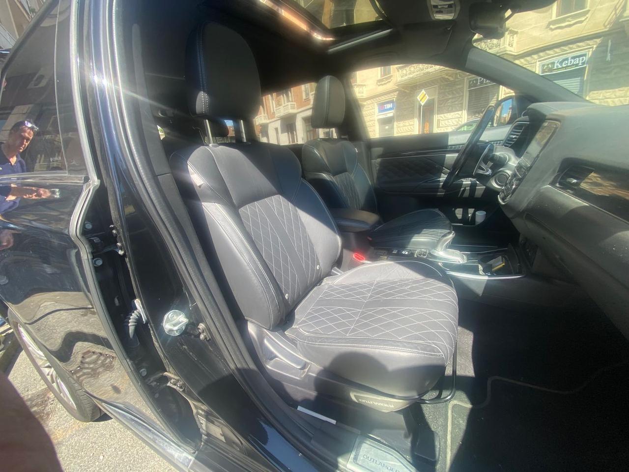 Mitsubishi Outlander 2.4 PHEV #50018