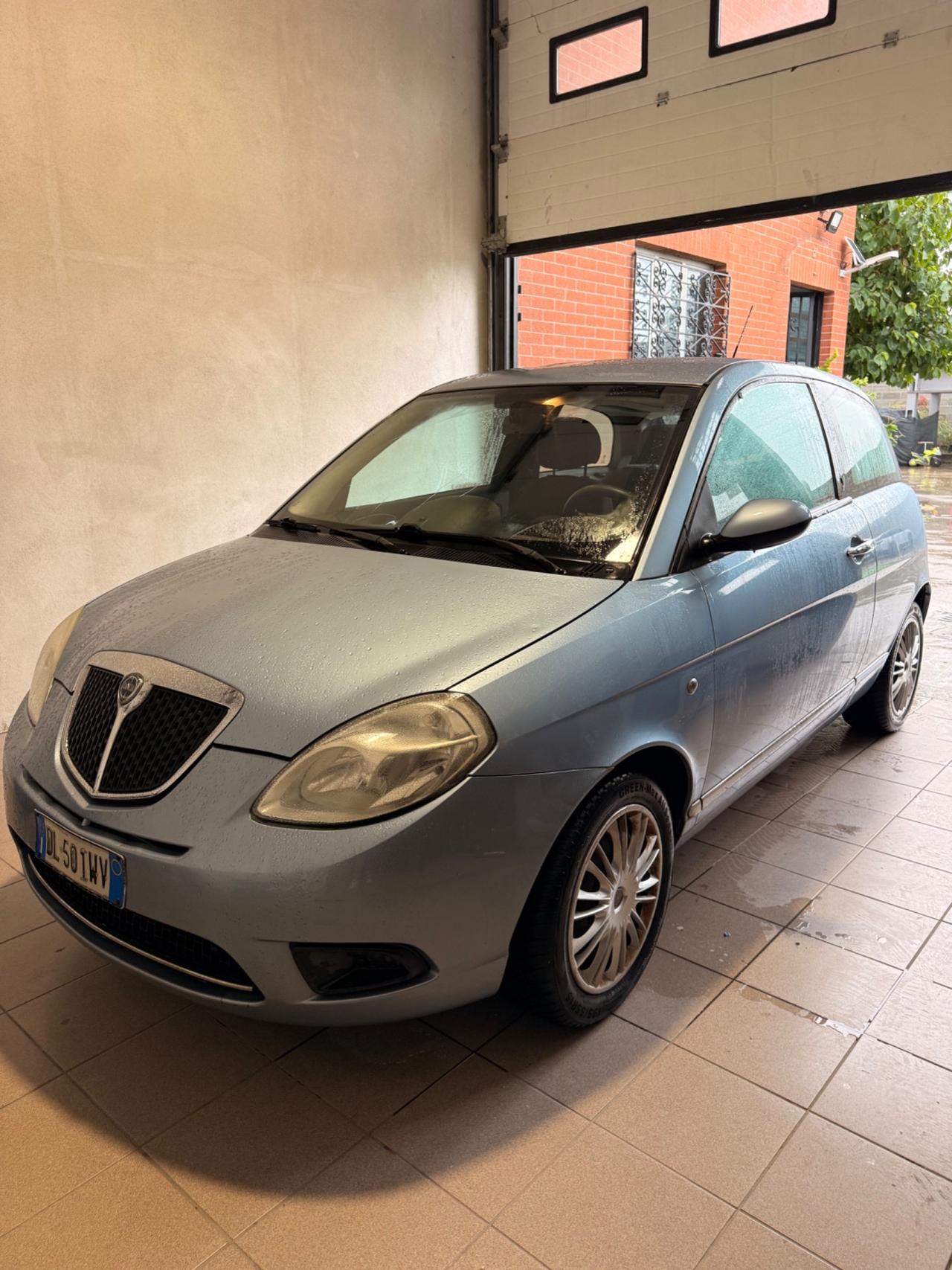 Lancia Ypsilon 1.4 Argento