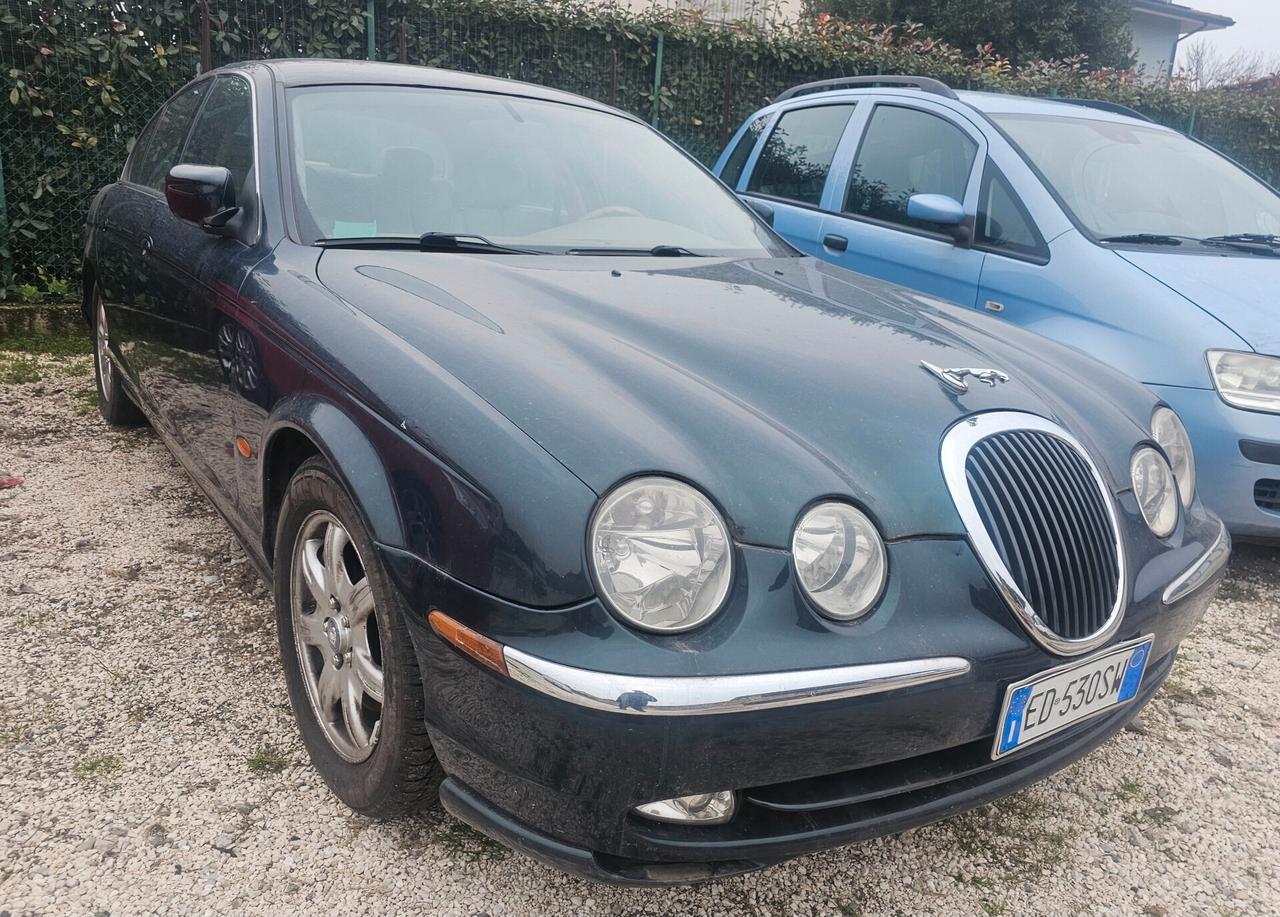 Jaguar S-Type 3.0 V6 LEGGERE BENE