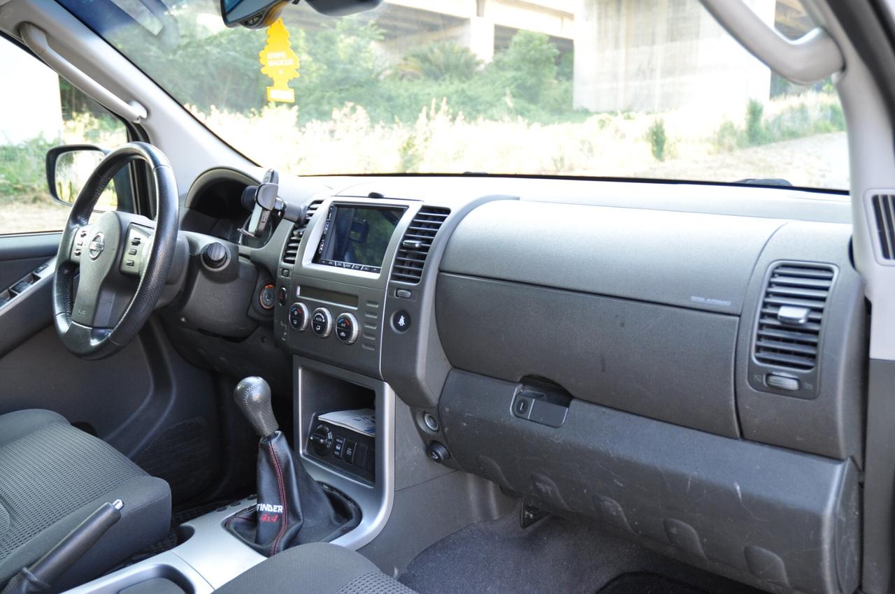 Nissan Pathfinder 2.5 dCi SE 7 Posti-Gancio Traino