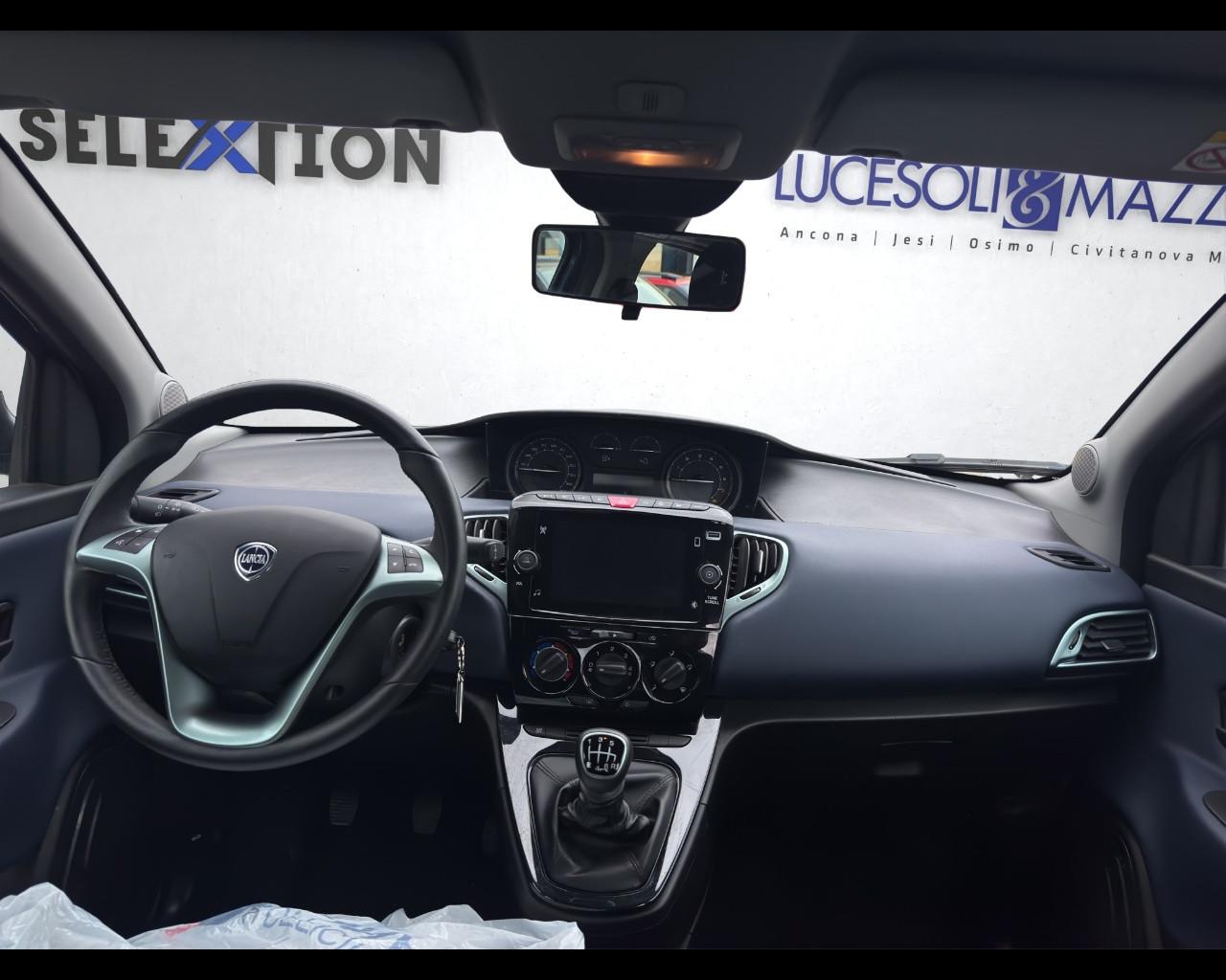 LANCIA Ypsilon 3ª serie - Ypsilon 1.0 FireFly 5 porte S&S Hybrid Gold