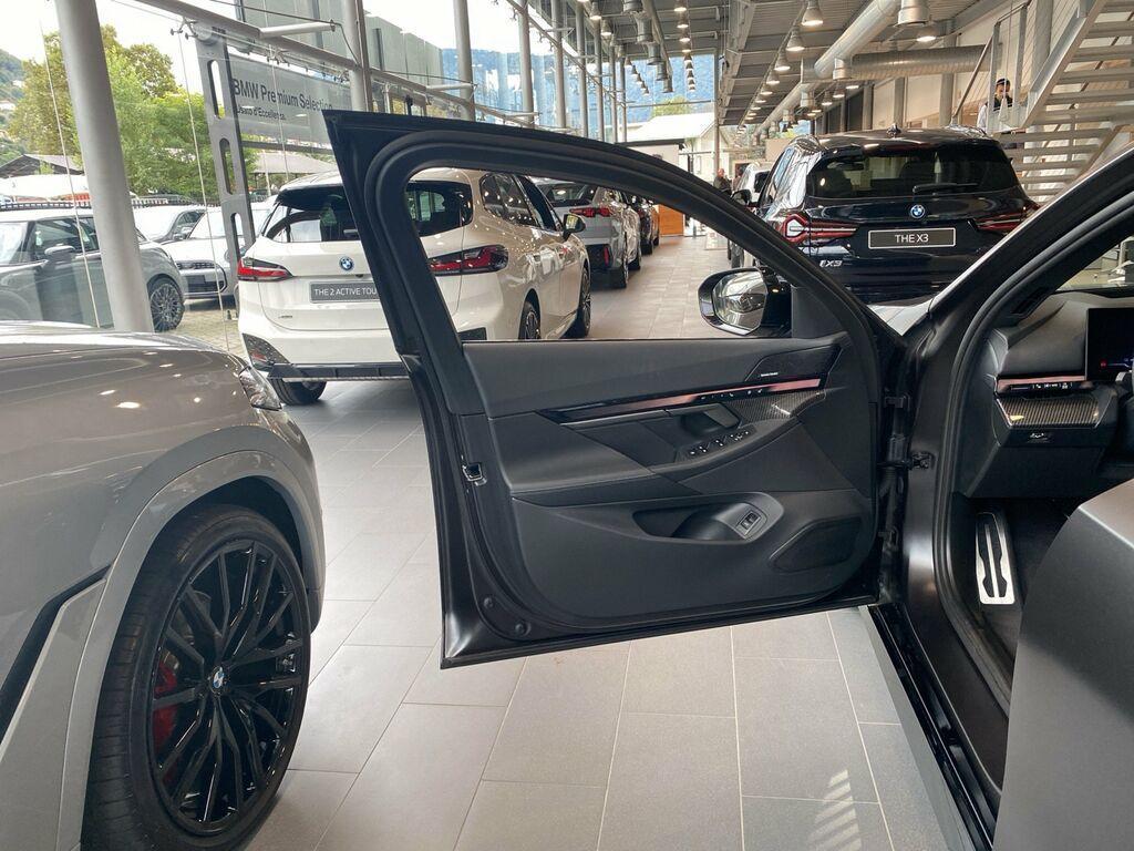 BMW i5 M60 Berlina Auto
