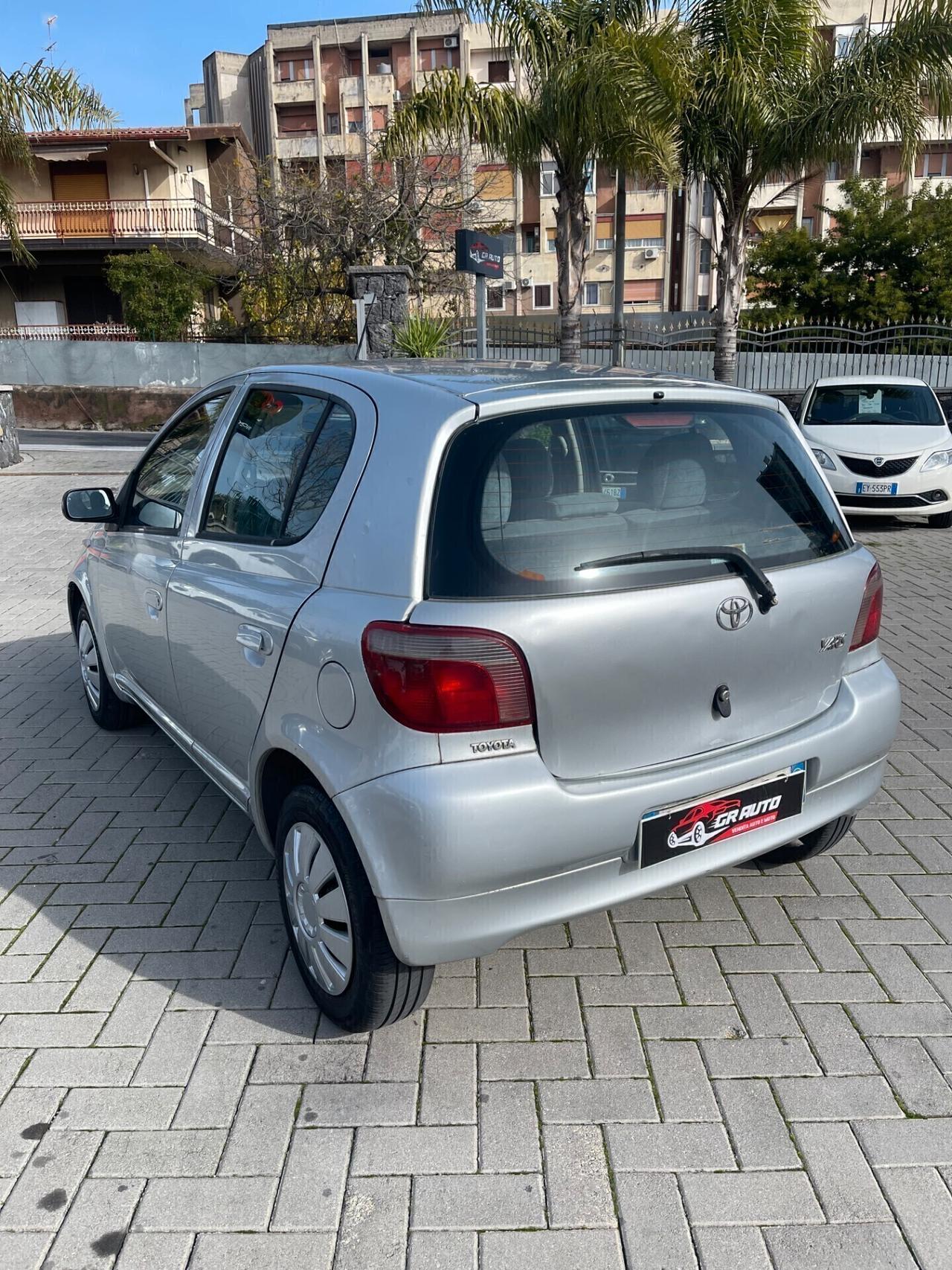Toyota Yaris 1.0i 5 porte