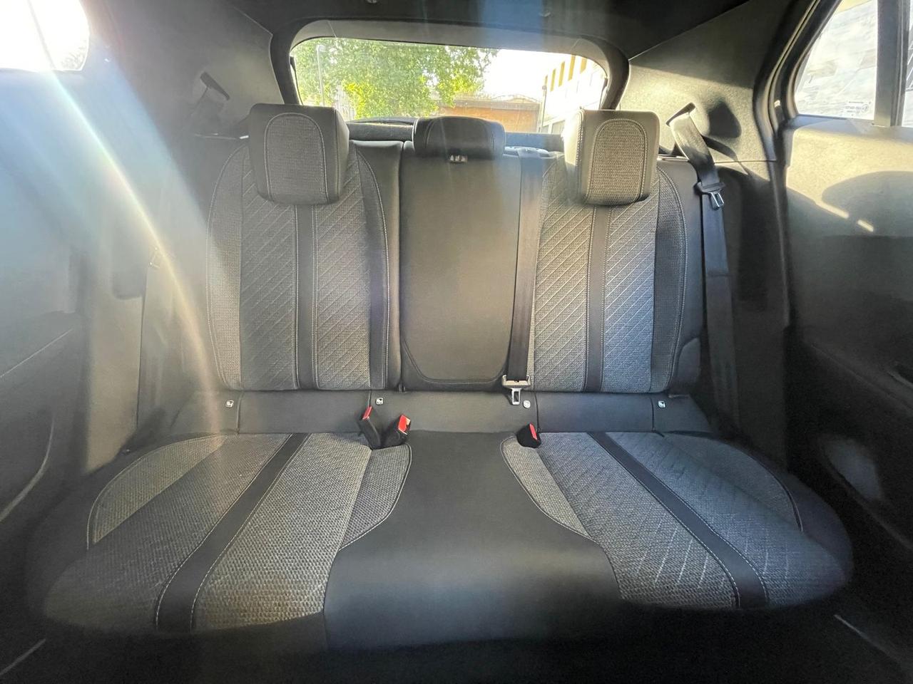 Peugeot 2008 Allure 1.2 PureTech 100 #5940