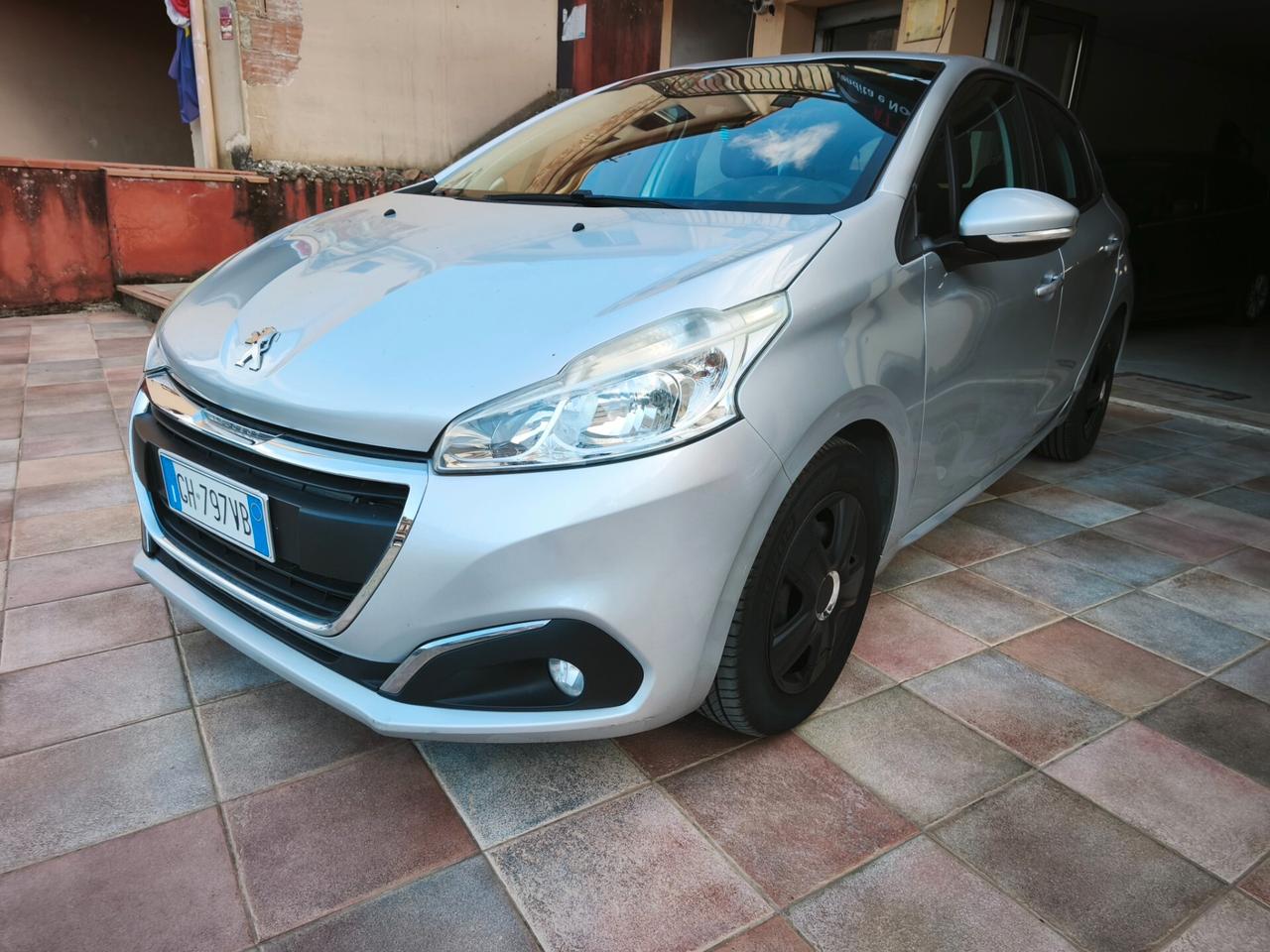 Peugeot 208 1.6 BlueHDi 75 CV