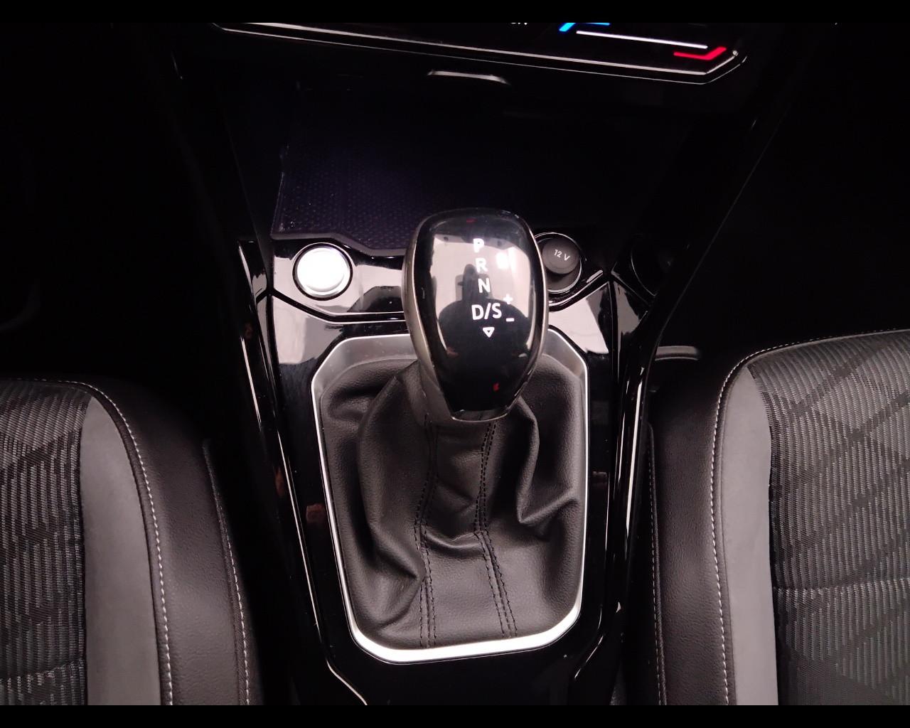 VOLKSWAGEN T-Roc 2022 - T-Roc 1.5 tsi R-Line dsg