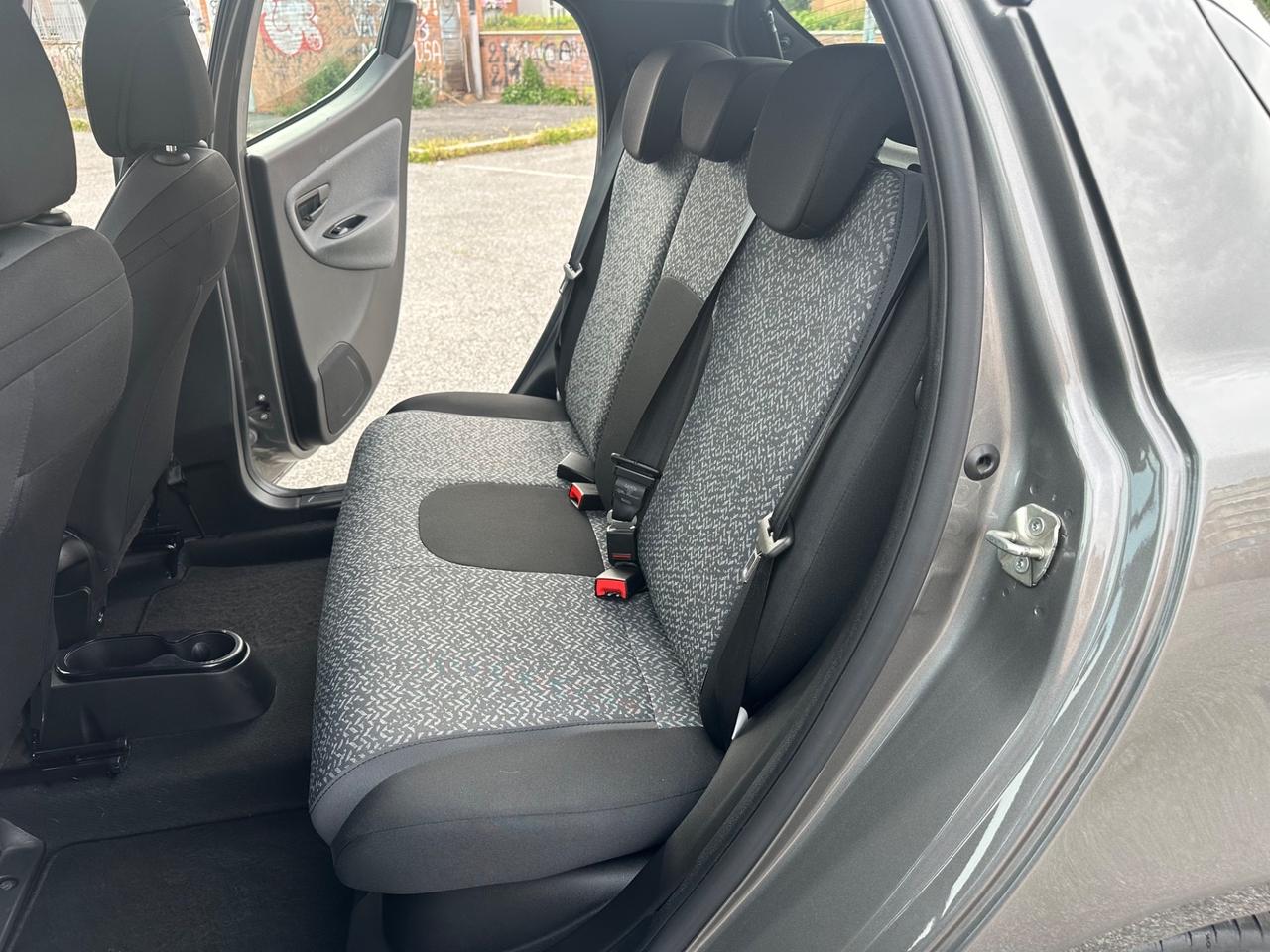 Lancia Ypsilon 1.0 Firefly Hybrid Silver