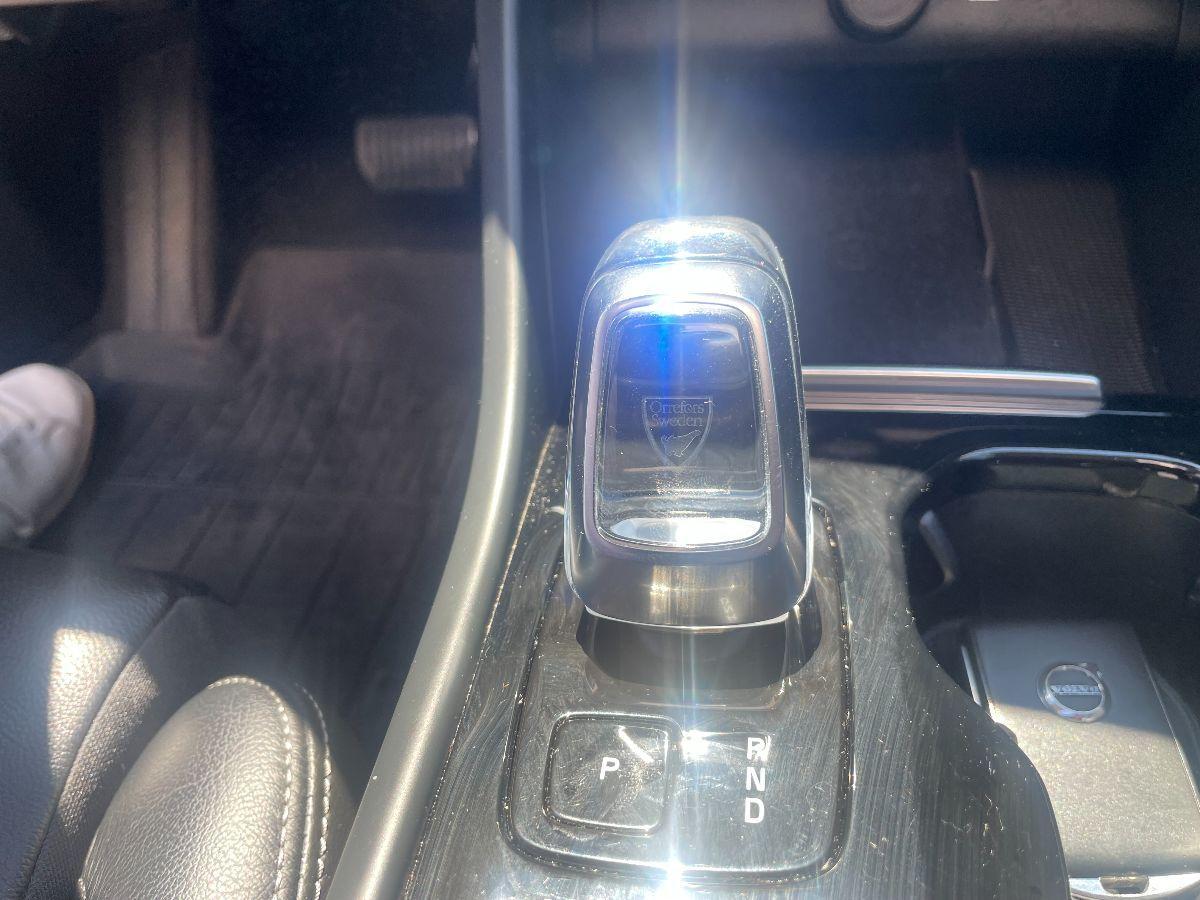 VOLVO - XC40 - B4 AWD Geartronic Ultimate Bright