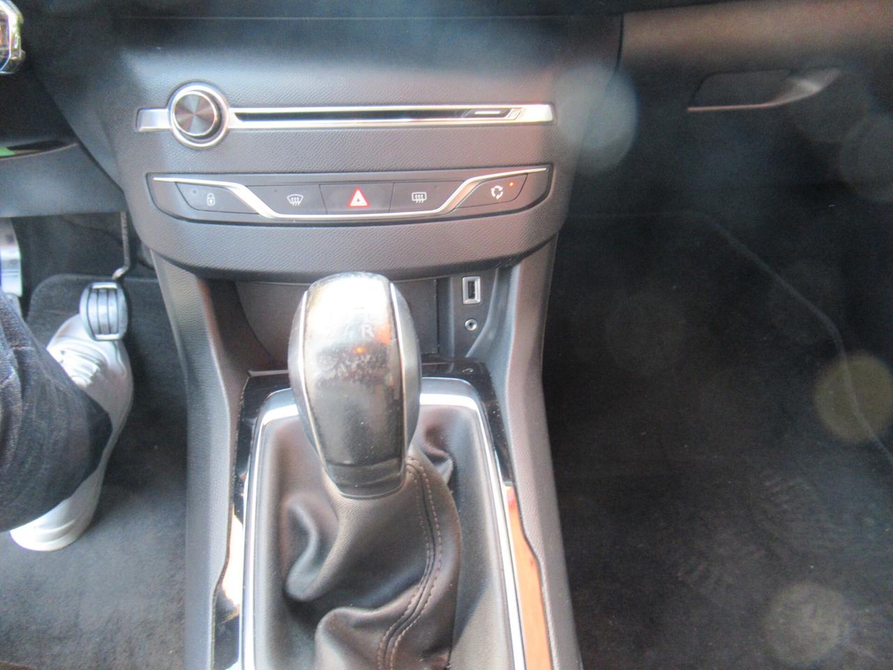 Peugeot 308 BlueHDi 100 S&S SW Business
