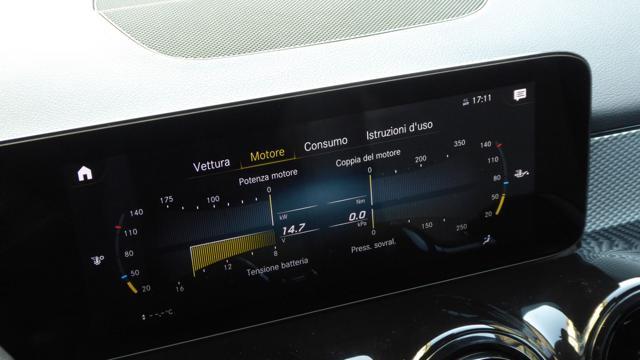 MERCEDES-BENZ GLB 200 d Automatic Sport