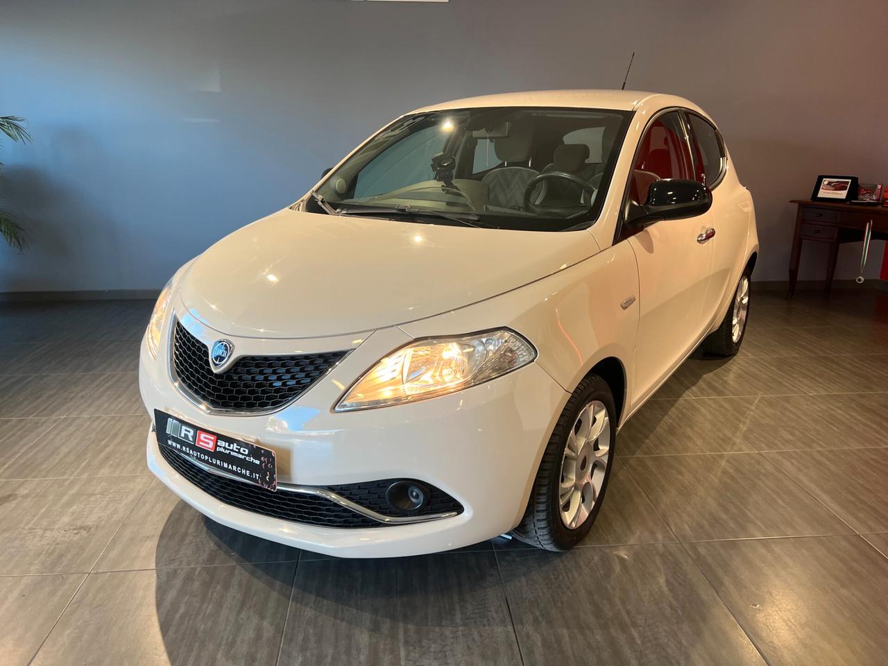 Lancia Ypsilon 1.3 MJT 95 CV 5 porte S&S Gold