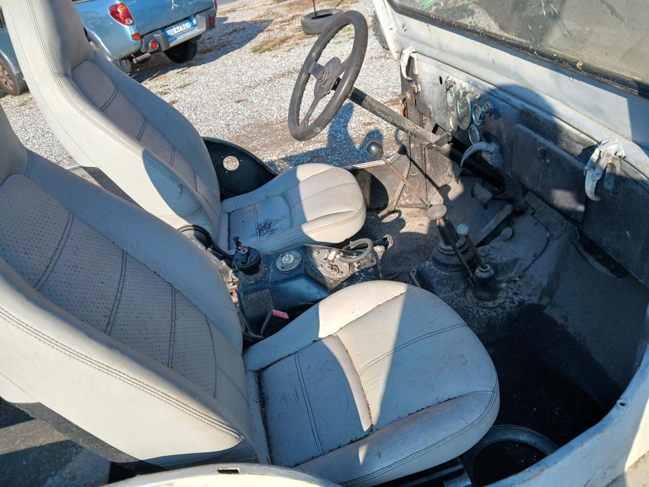 Jeep Willys 2200 benzina