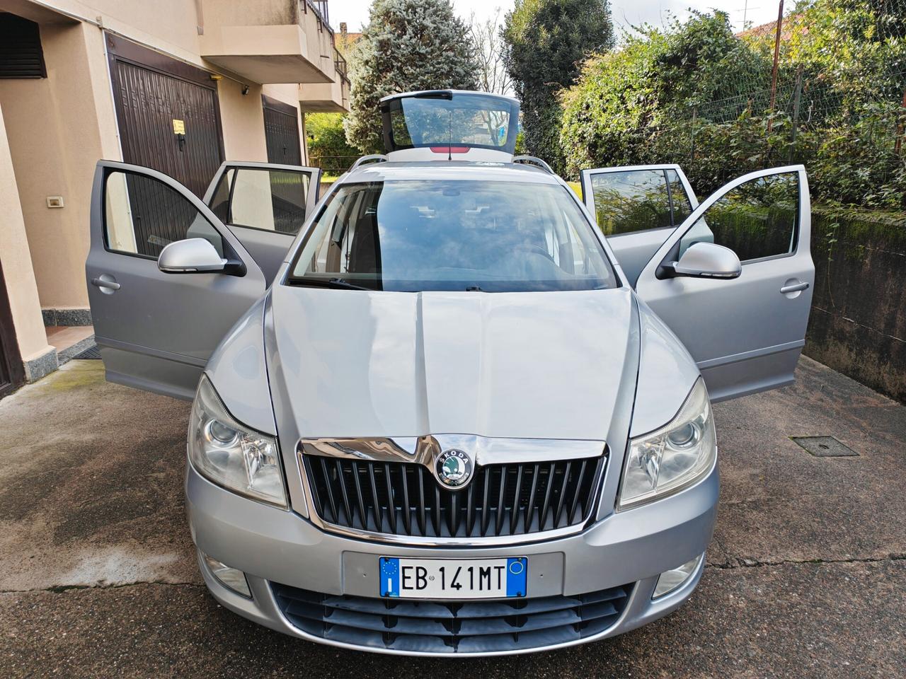 Skoda Octavia 1.6 TDI 105cv DSG / 78.000km / Unipro