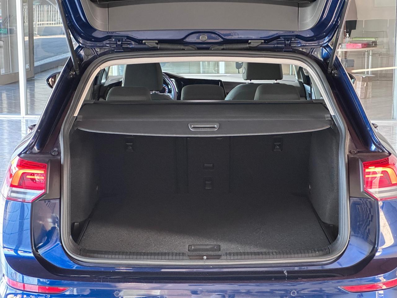 VOLKSWAGEN GOLF VARIANT STATION 2.0 TDI 150 CV DSG SCR LIFE