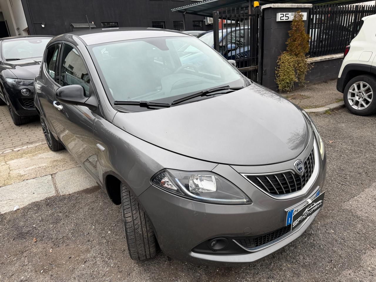 Lancia Ypsilon 1.0 FireFly 5 porte S&S Hybrid Gold Plus