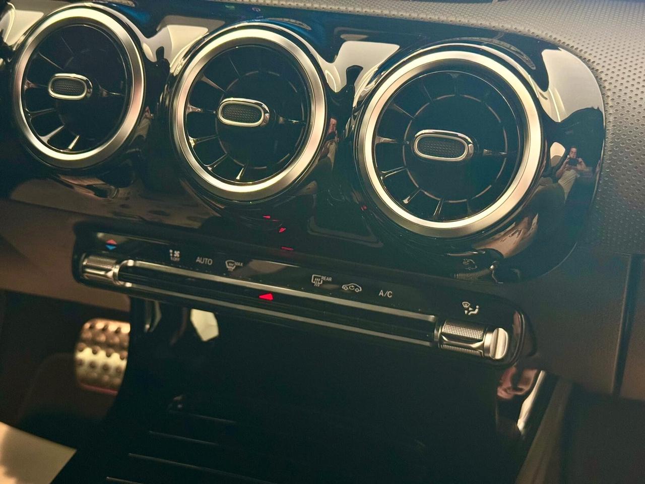 MERCEDES-BENZ A180D 116HP PREMIUM AUTOMATICO- 2020