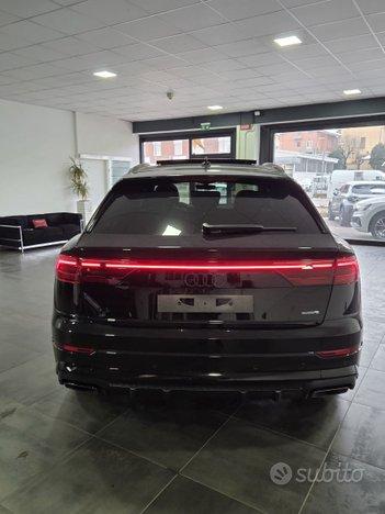 AUDI Q8 50 TDI SLINE KM 0