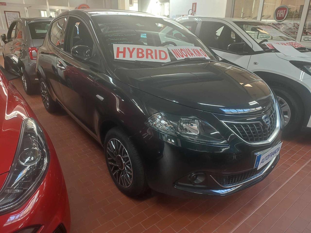 Lancia Ypsilon 1.0 FireFly 5 porte S&S Hybrid Platino