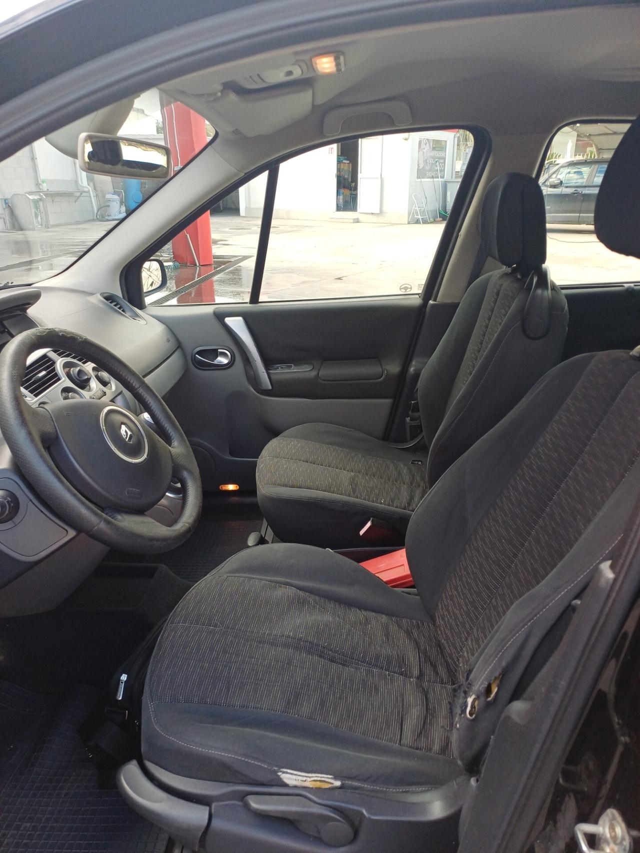 Renault Scenic Grand Scénic 1.9 dCi/130CV Dynamique