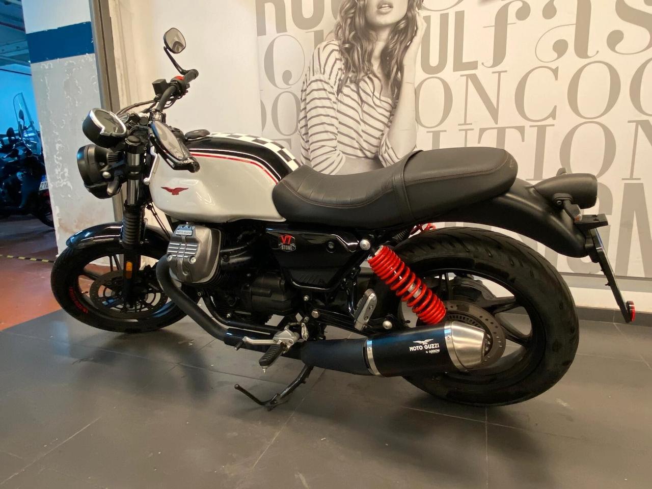 Moto Guzzi V7 IV 850 STONE TEN