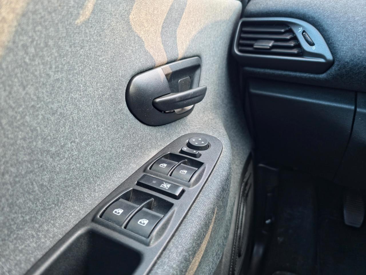 Lancia Ypsilon 1.0 FireFly 5 porte S&S Hybrid Ecochic Gold 2020-E6 Manuale NEO