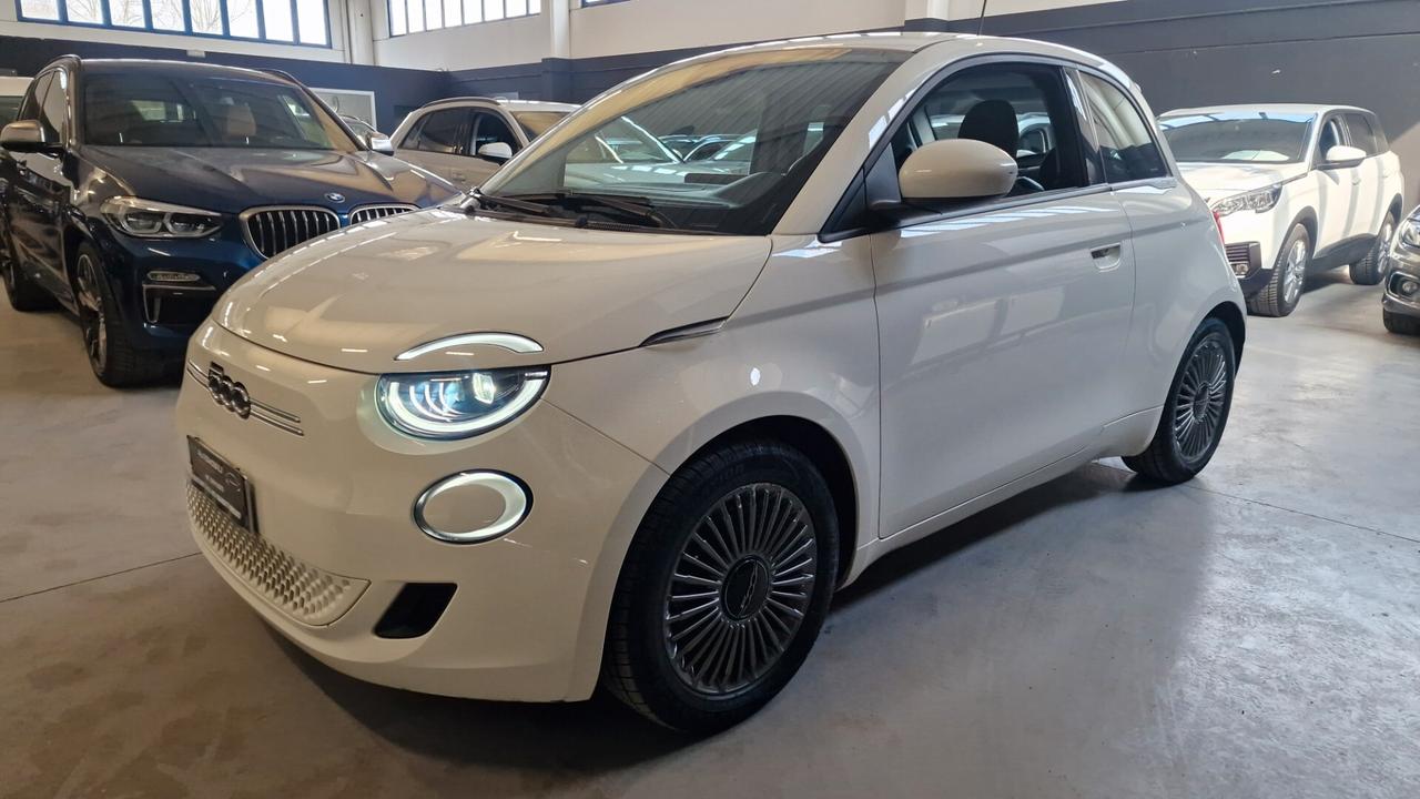 Fiat 500 500e Berlina 42 kWh La Prima