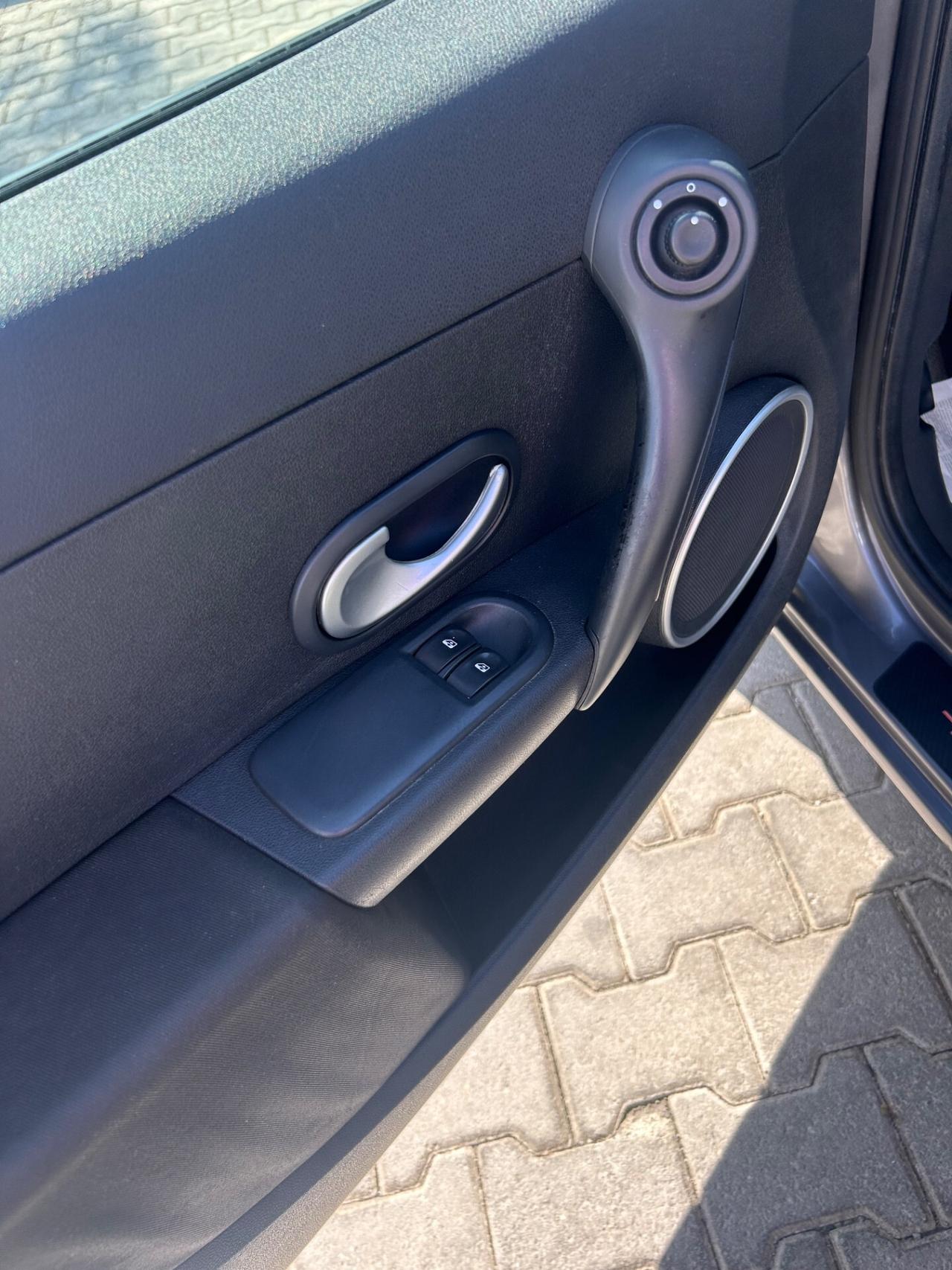 Renault Clio 1.2 16V 5 porte GPL Dynamique