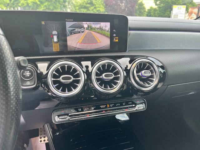 MERCEDES-BENZ CLA 200 d Automatic Shooting Brake Premium Aut. Night Ed.