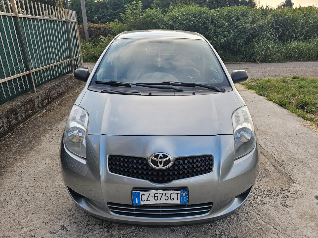 Toyota Yaris 1.0 benzina