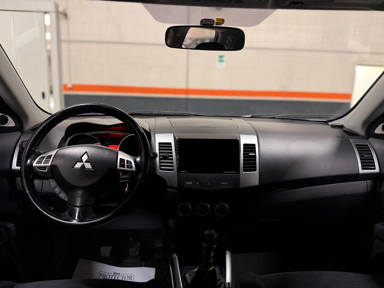 Mitsubishi Outlander 2.0 DI-D Instyle 7 POSTI 4x4