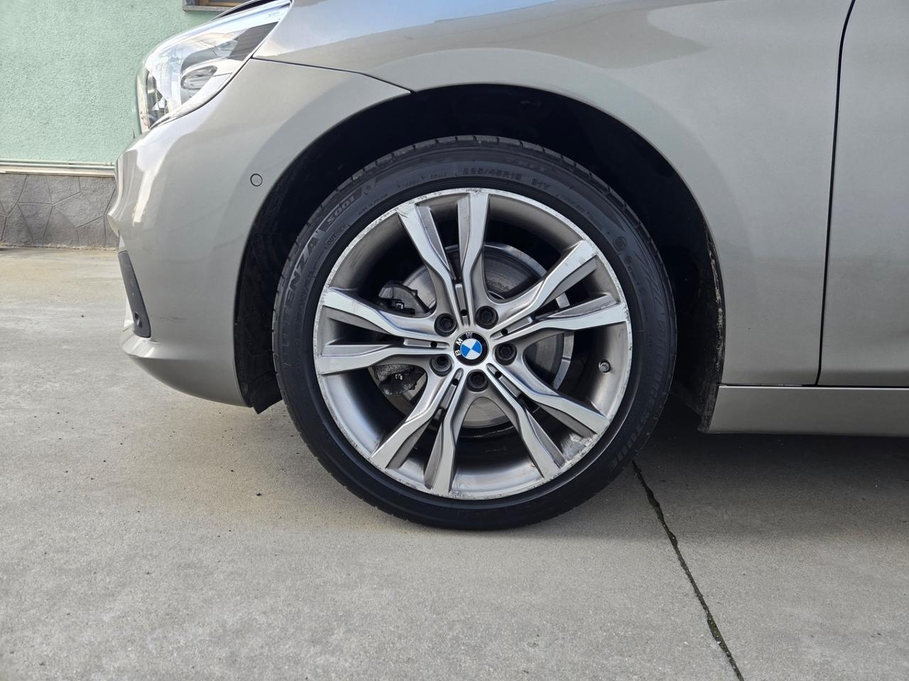 BMW 220i Active Tourer Advantage