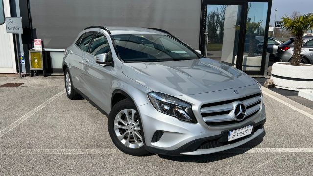 MERCEDES-BENZ GLA 180 CDI Sport