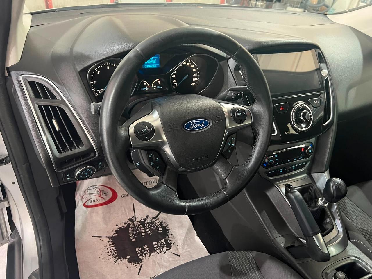 Ford Focus 1.6 116 CV - TITANIUM - 2014