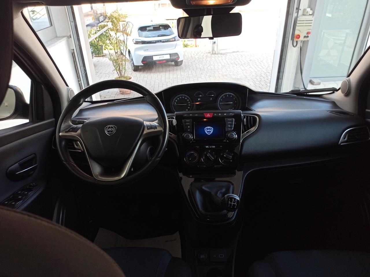 Lancia Ypsilon 1.2 69 CV 5 porte S&S Gold