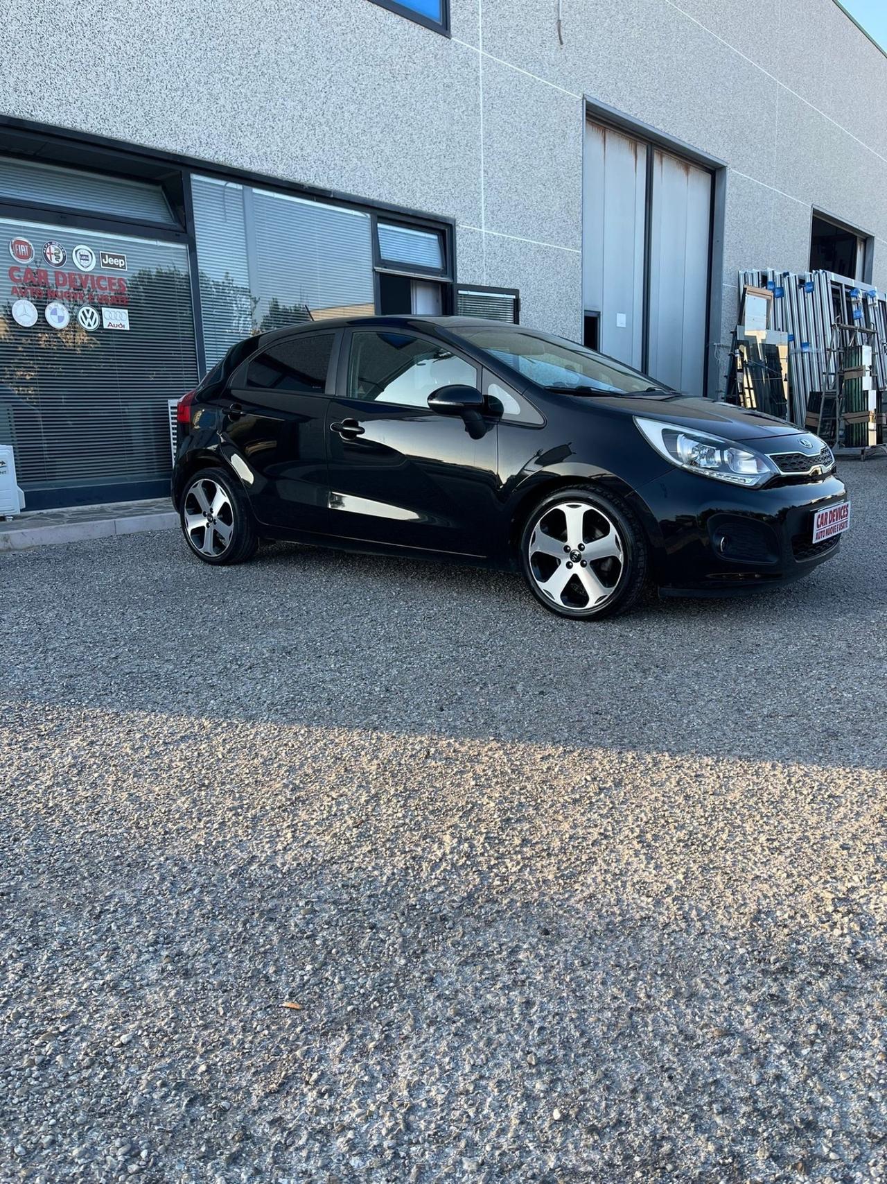 Kia Rio 1.4 CRDi - NEOPATENTATI-UNICO PROPRIETARIO