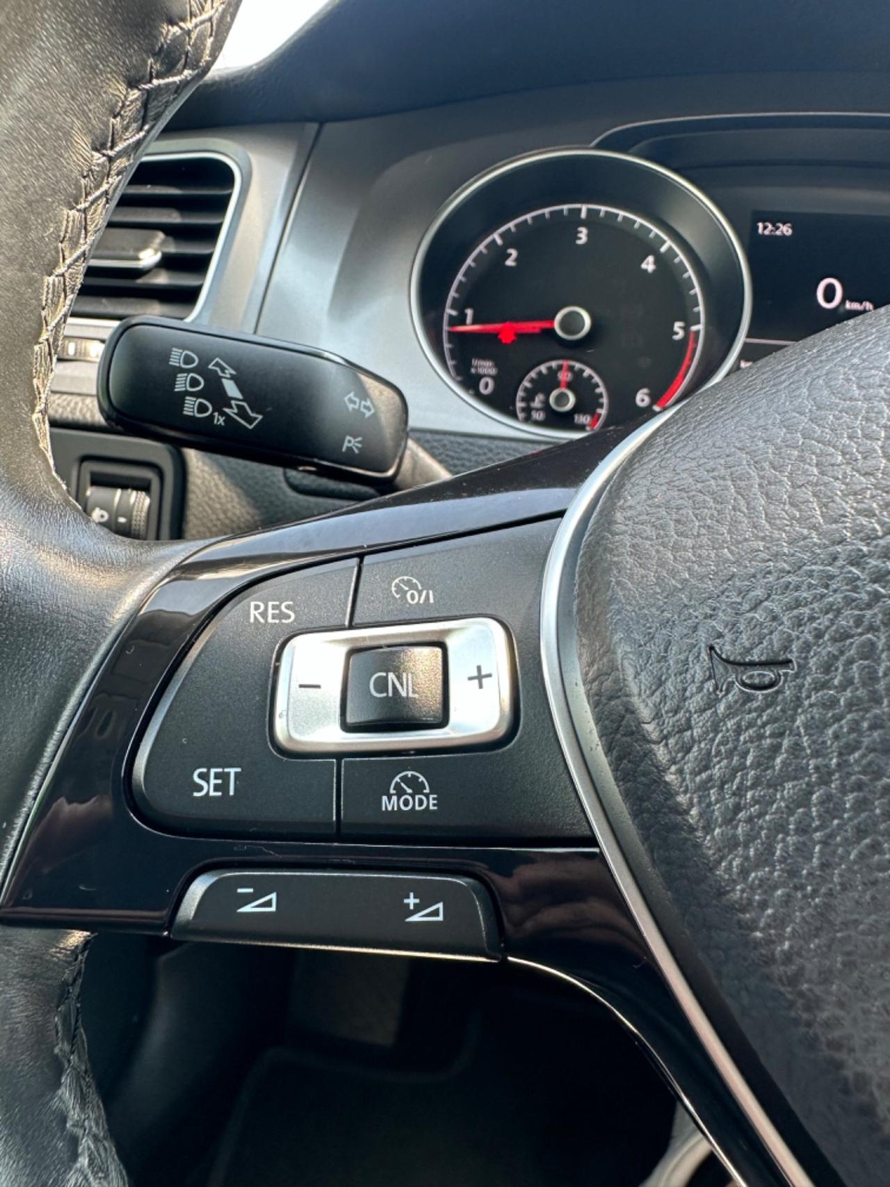 Volkswagen Golf 1.6 TDI ADATTA A NEOPATENTATI