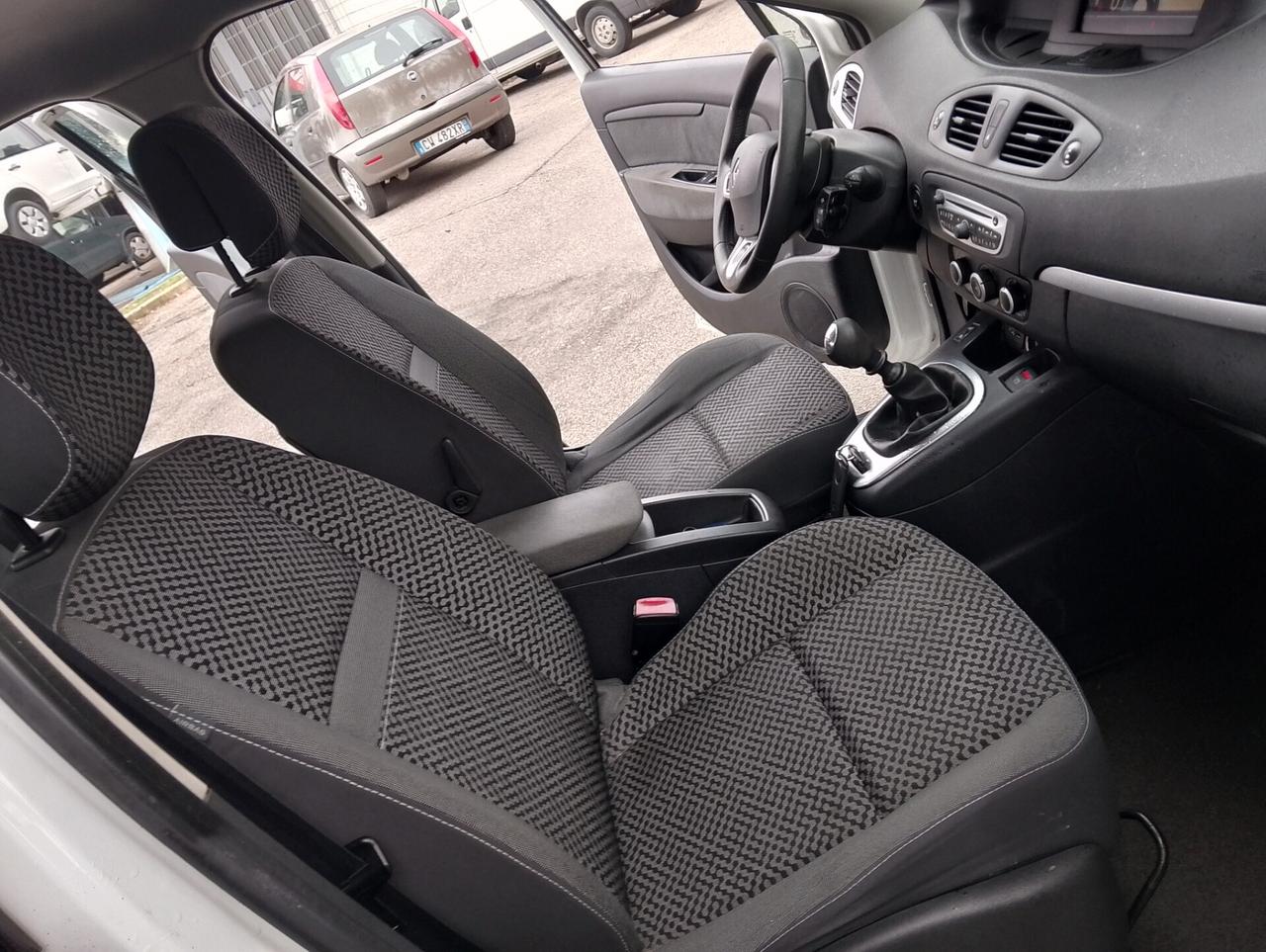 Renault Scenic X-Mod 1.6 cc benzina pari al nuovo unico proprietario full optional