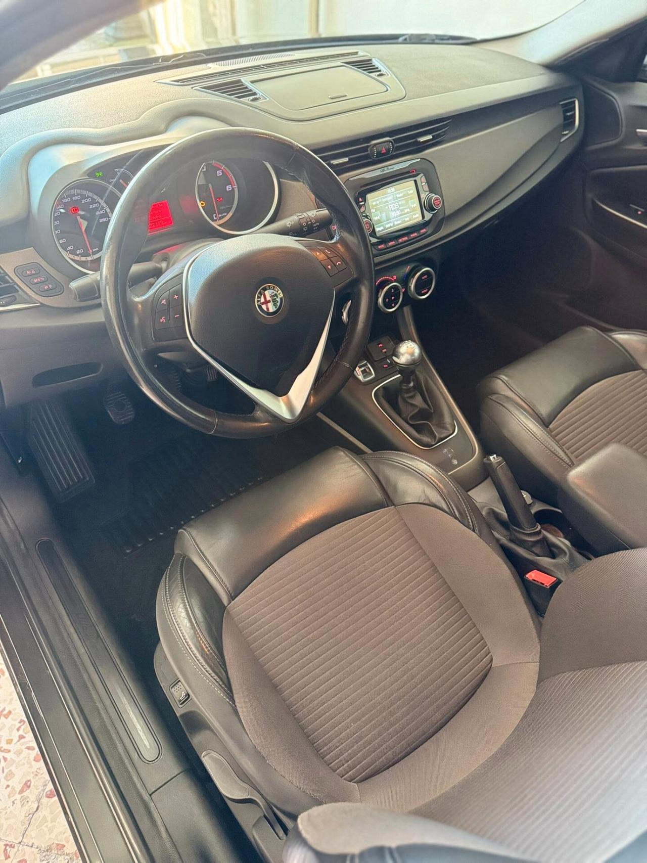 Alfa Romeo Giulietta 1.6 JTDm-2 105 CV Exclusive