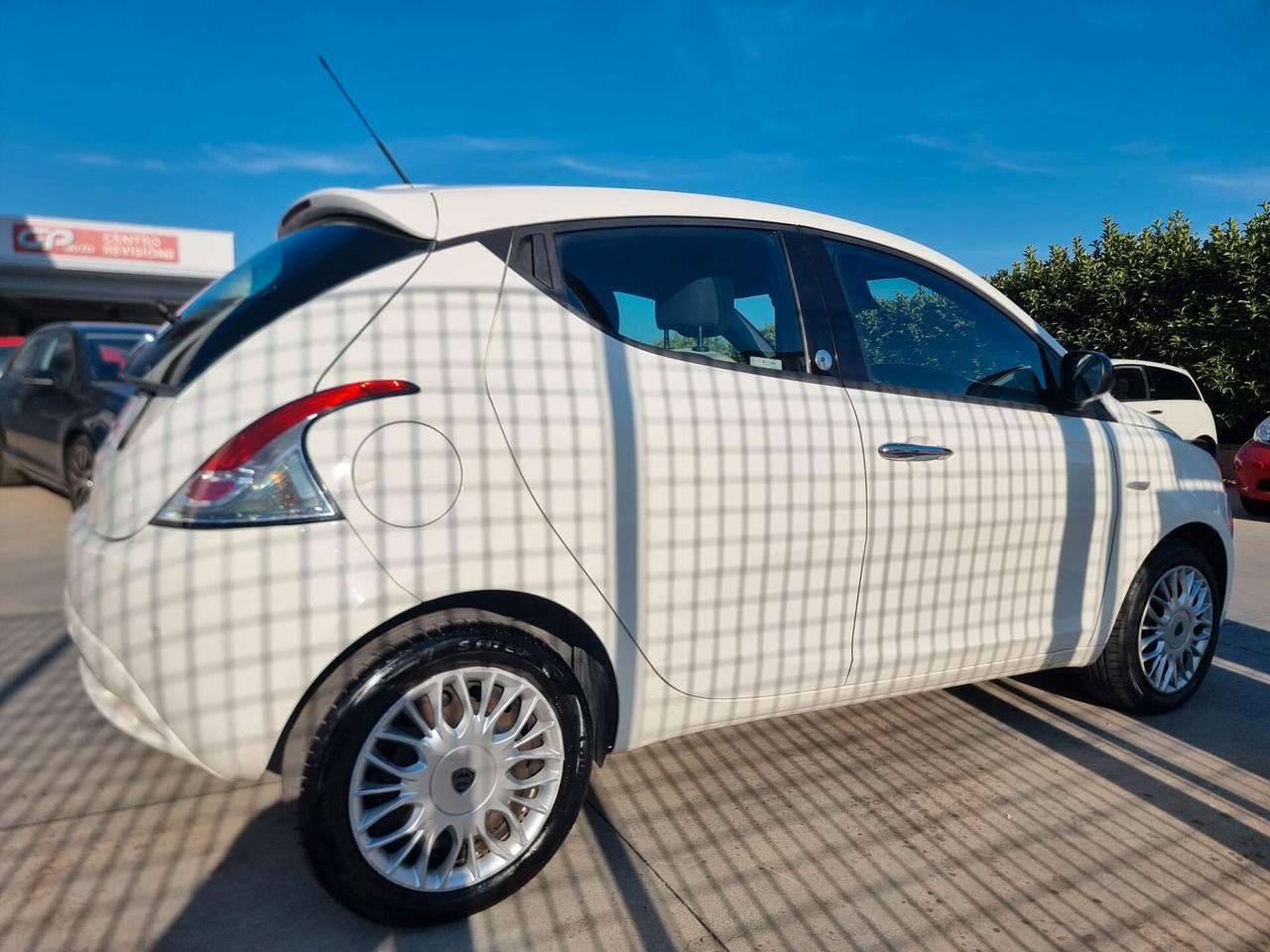 Lancia Ypsilon 1.2 69 CV 5 porte GPL Ecochic Gold GPL