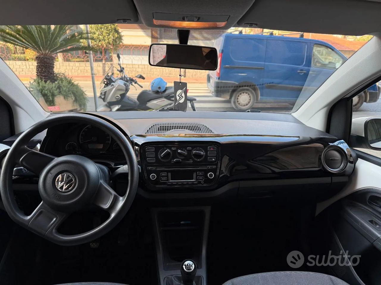 VOLKSWAGEN UP 1.0 BENZINA