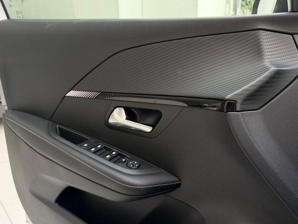 Peugeot 208 Hybrid 110 e-DCS6 Allure da €199,00 mensili