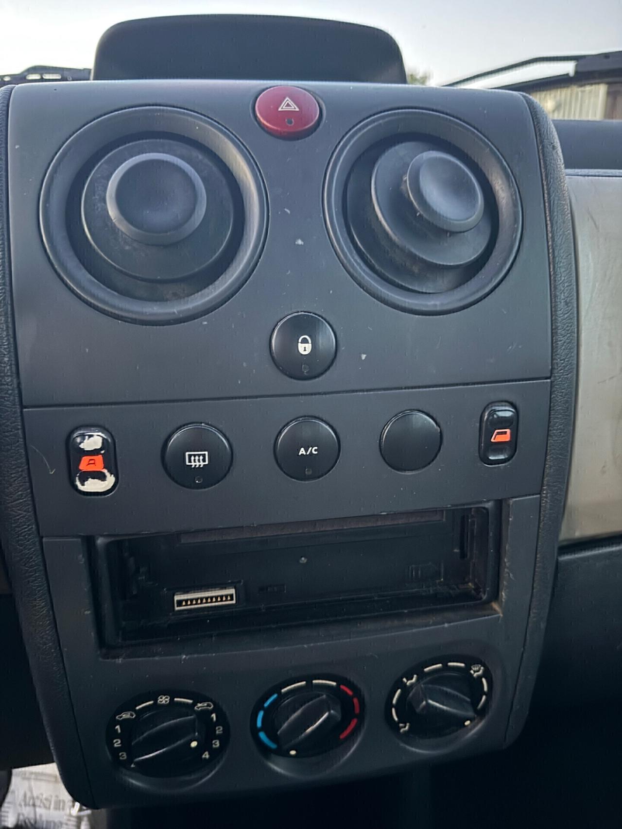 Peugeot Ranch 2.0 HDi 5p. XT