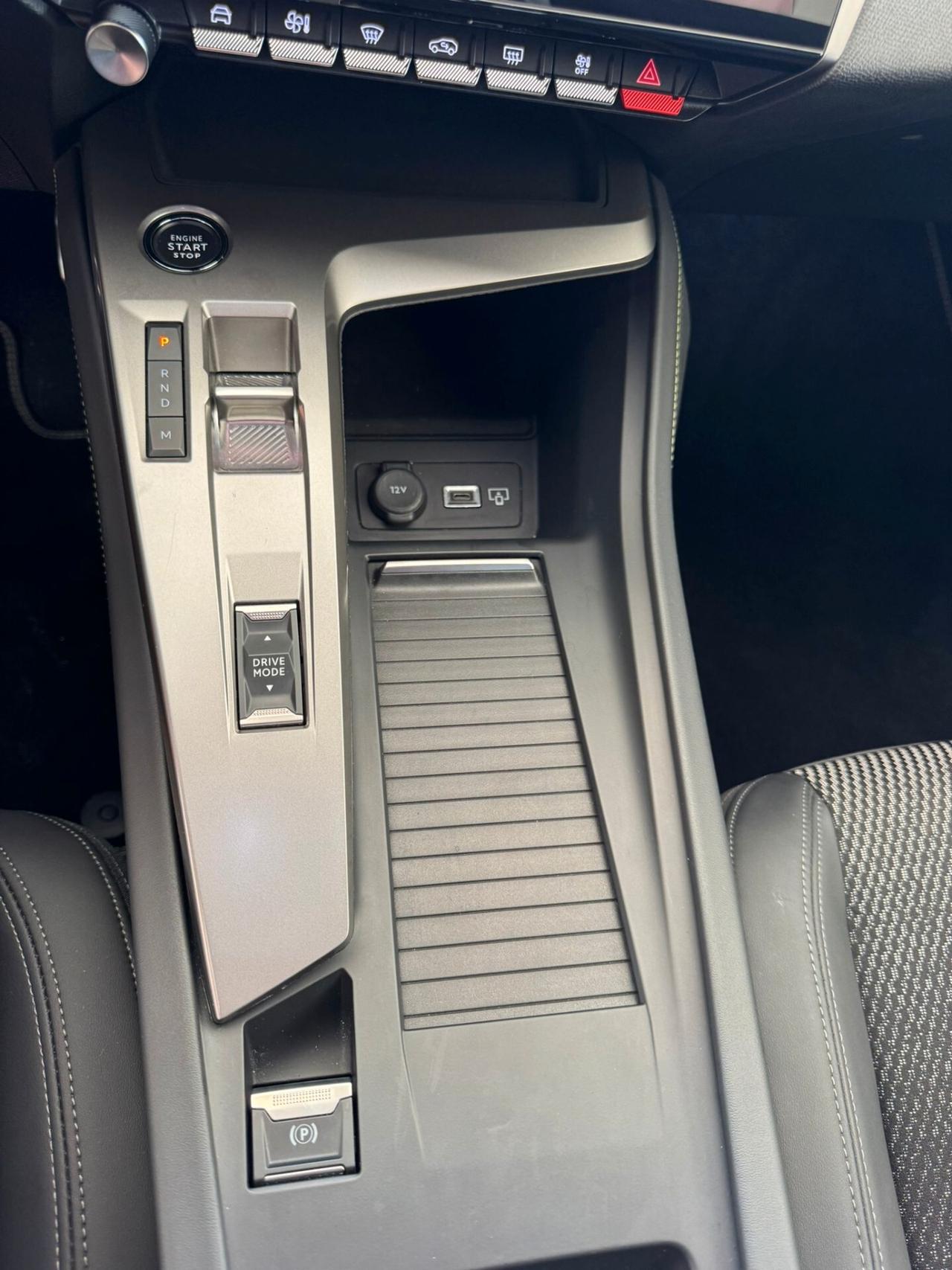 Peugeot 308 Hybrid 136 e-DCS6 GT