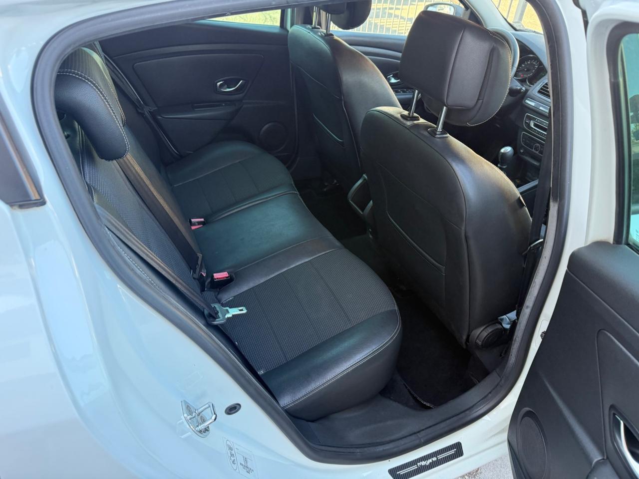 Renault Megane 1.5 dCi 110CV GT Line 12/2010 UNICA