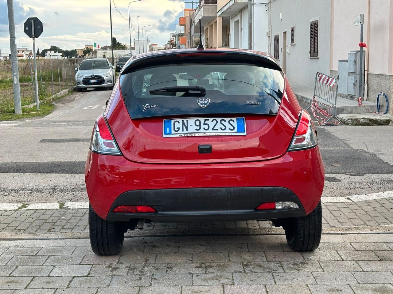 Lancia Ypsilon 1.0 FireFly Hybrid Gold Plus - 2023
