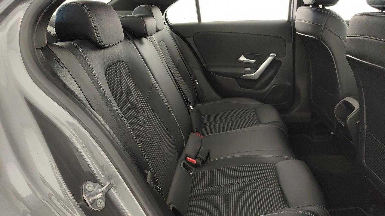Mercedes-Benz Classe A - V177 2018 - A 200 Sedan Sport auto