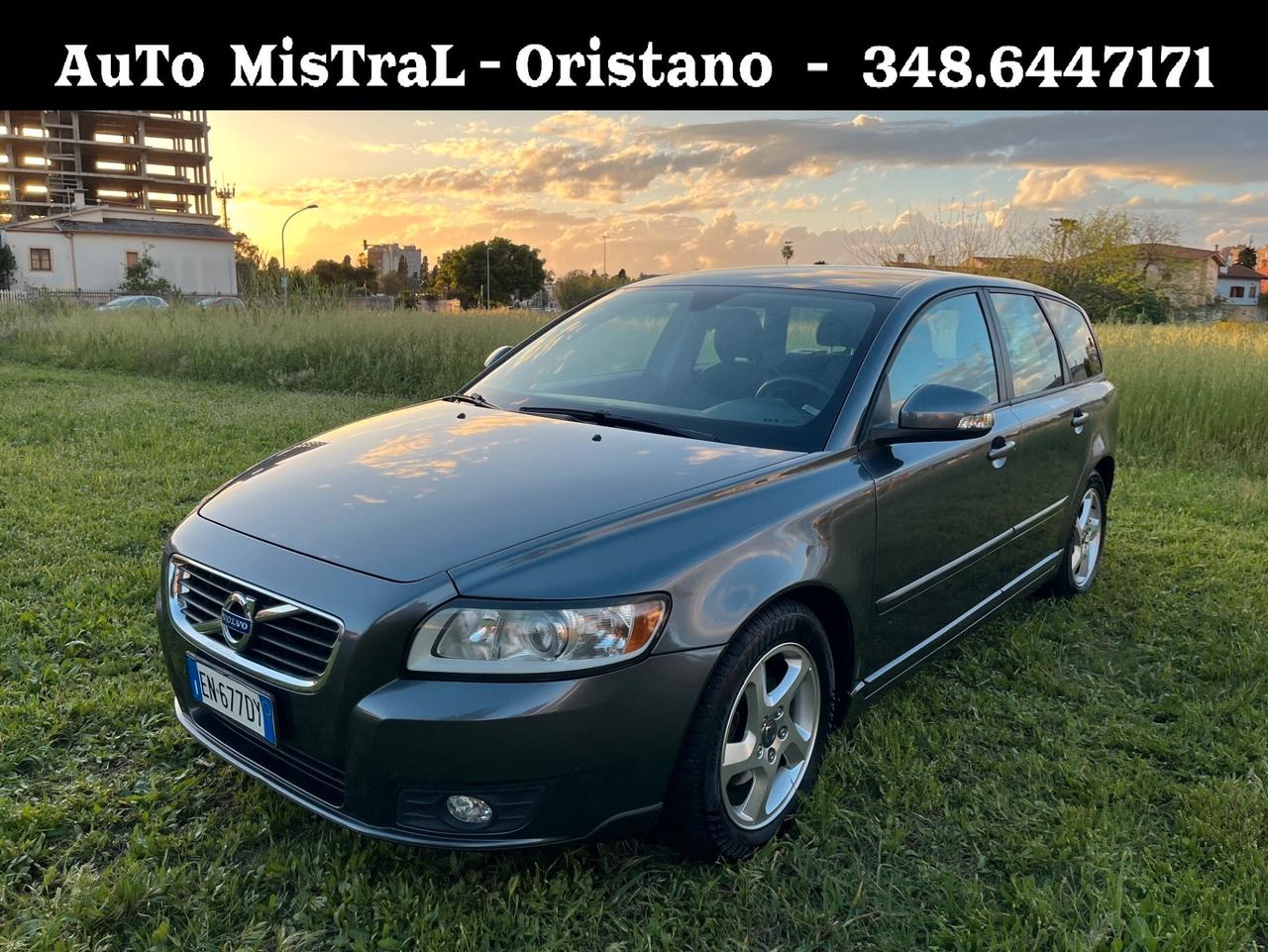 Volvo V50 D2 Momentum